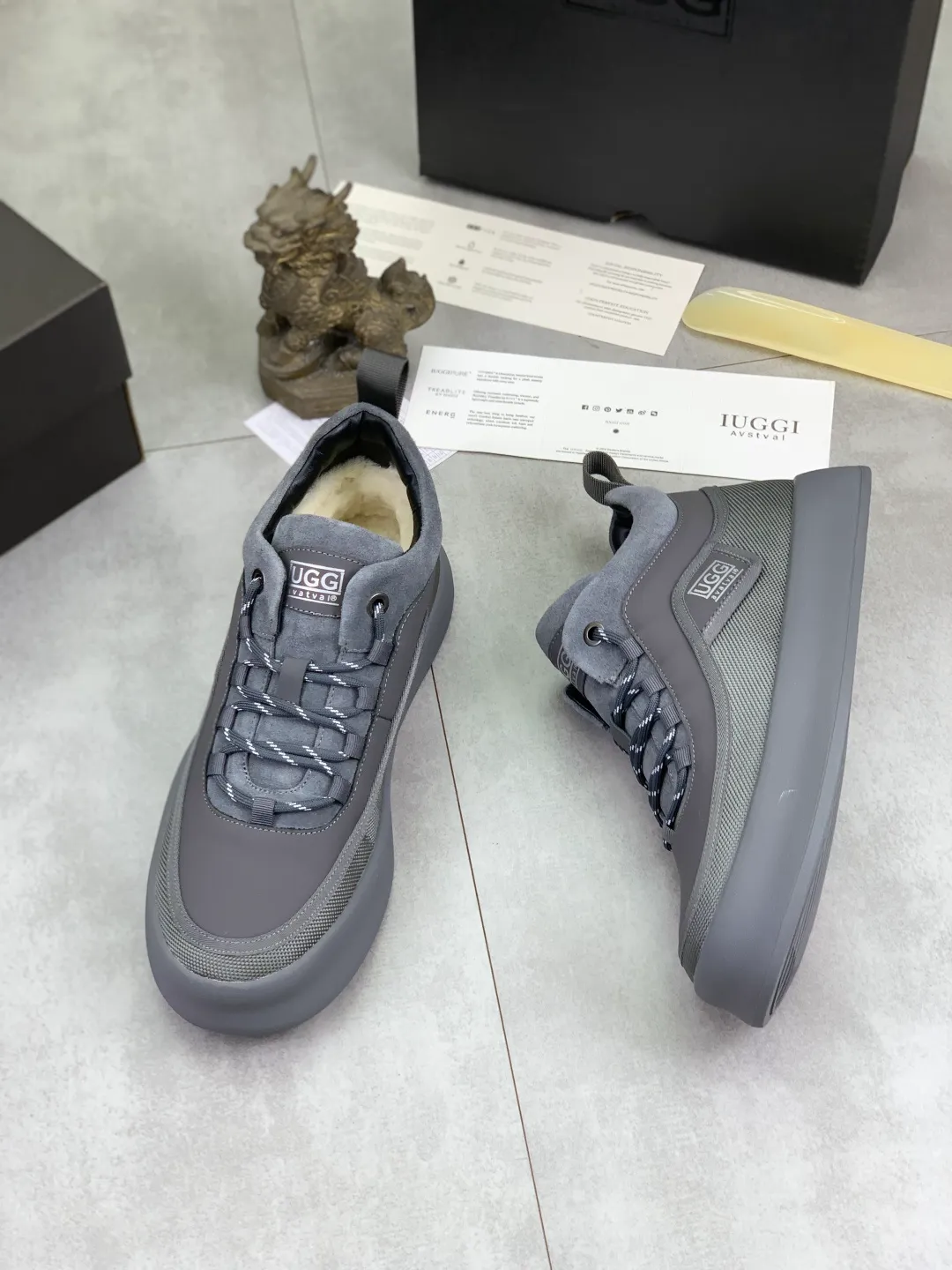 Men's shoes 💰P640 New arrival 🆕🆕🆕 New IUGGI men's shoes. Real cowhide on the outside. Australian wool on the inside. Lightweight and easy to put on. The brand logo has a high-end feel. Men's style! Men's style! Retro outdoor shoes are rarely seen on the market. They look great on the feet. Mainly because they are so stylish. Color: black, gray, maroon. Size: 39-44 999-20